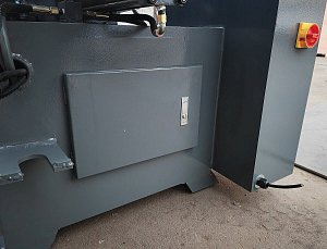 MetalTec BS 400 CA автоматический колонный ленточнопильный станок