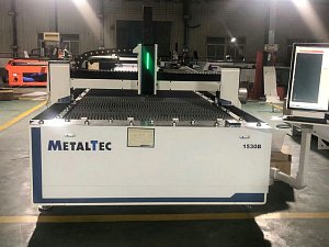 MetalTec 1530B (2000W) оптоволоконный лазерный станок для резки металла