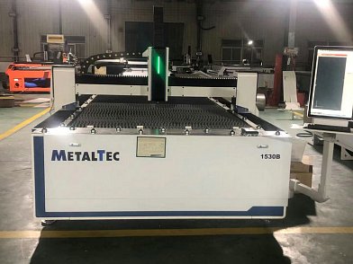 MetalTec 1530B оптоволоконный лазерный станок для резки металла