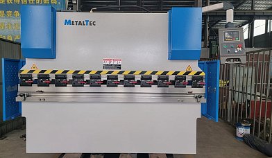 MetalTec HBM 40/2500 (Е22, инвертор заднего упора) листогибочный гидравлический пресс