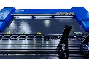 MetalTec HBC 135/3200 Листогибочные гидравлические прессы с ЧПУ