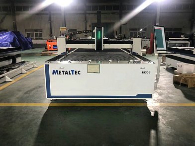 MetalTec 1530B оптоволоконный лазерный станок для резки металла