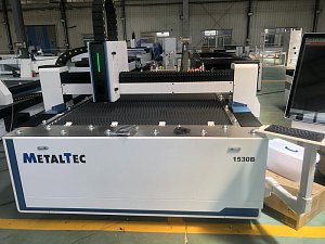 MetalTec 1530B (2000W) оптоволоконный лазерный станок для резки металла