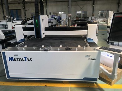 MetalTec 1530B оптоволоконный лазерный станок для резки металла