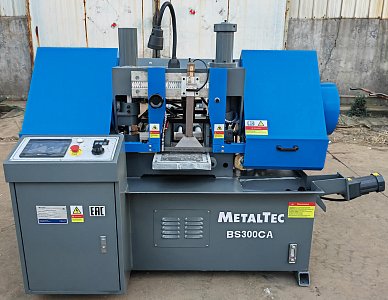 MetalTec BS 300 ZA автоматический колонный ленточнопильный станок с поворотом до 60°