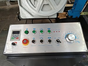 MetalTec MBS 330/50 CH ленточнопильный станок для резки металла под углом 90°